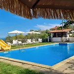 Etna's Boat House Bateau-hôtel